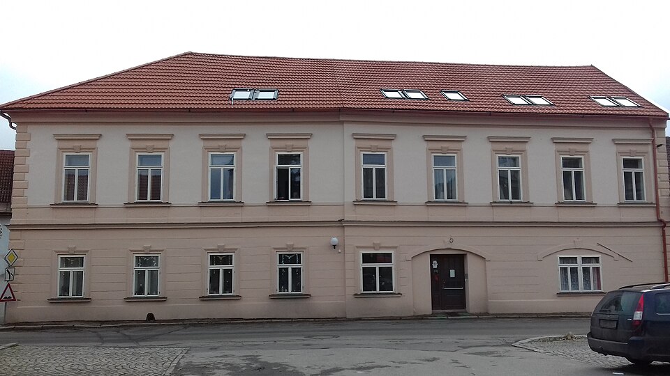 Soubor:Hotel Koruna.jpg