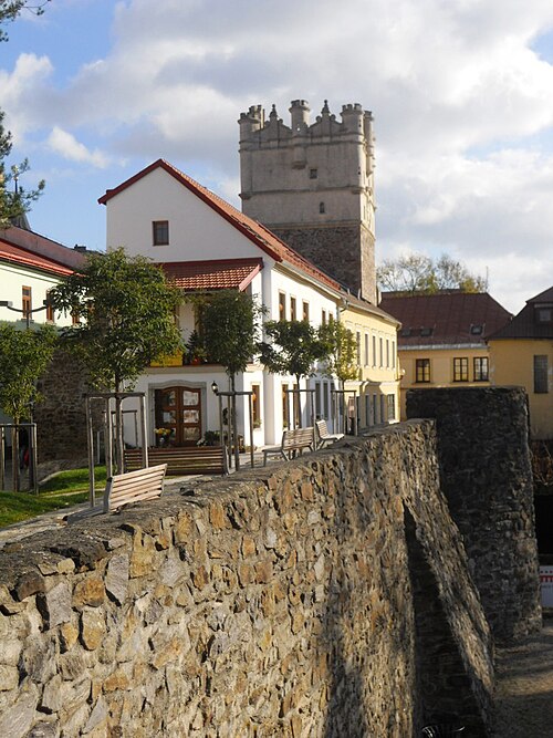 Soubor:Jihlava hradby k brane DSCN5055.JPG