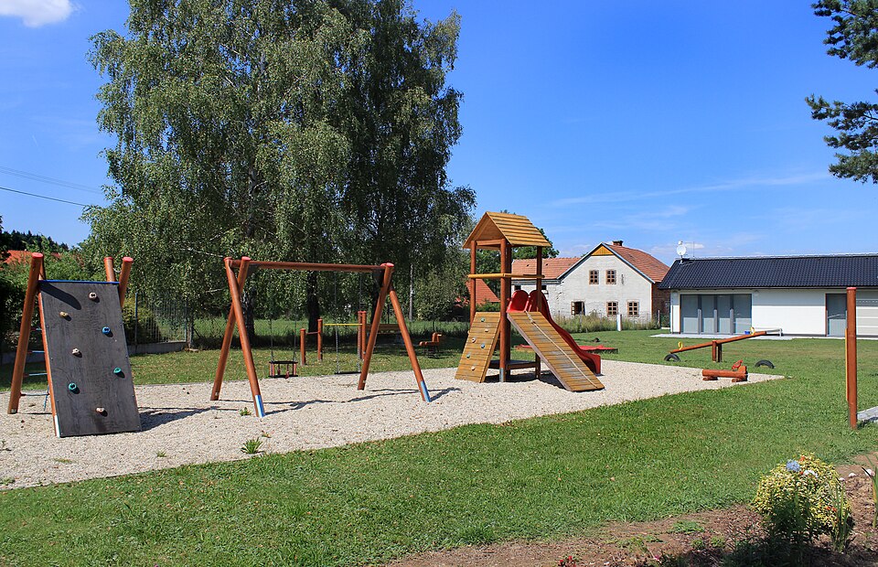 Soubor:Kukle, playground.jpg